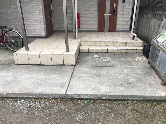 1階共用部分 清掃前共用部