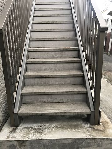 階段 清掃前階段